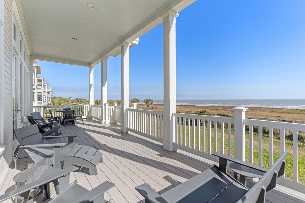2409 E Seaside Dr, Galveston