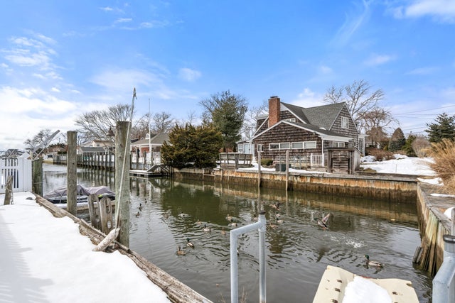 1 Central Ave, Amityville