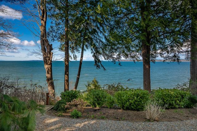 6955 Birch Bay Dr, Blaine