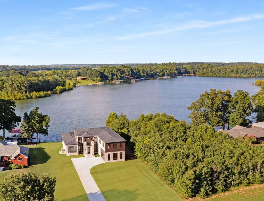 613 Waters Edge Dr, Estill Springs
