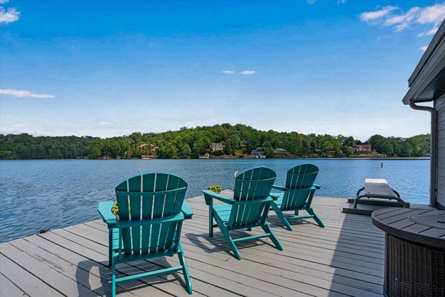 462 Charlotte Dr, Lake Lure