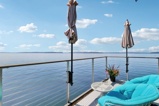 3717 Beach Dr Sw, Unit 316, Seattle