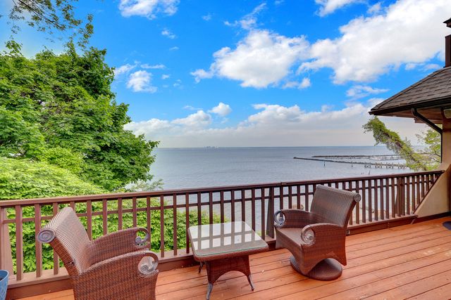 35 Sunview Dr, Glen Cove