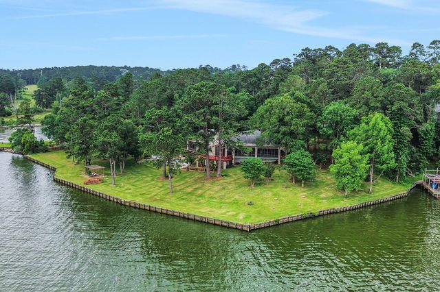 425 Old Fm 224, Coldspring