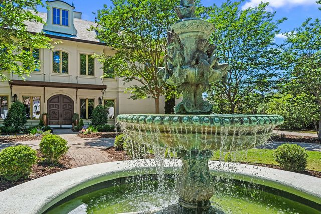 434 Captains Cir, Destin