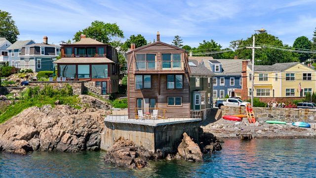 137 R Front St, Marblehead