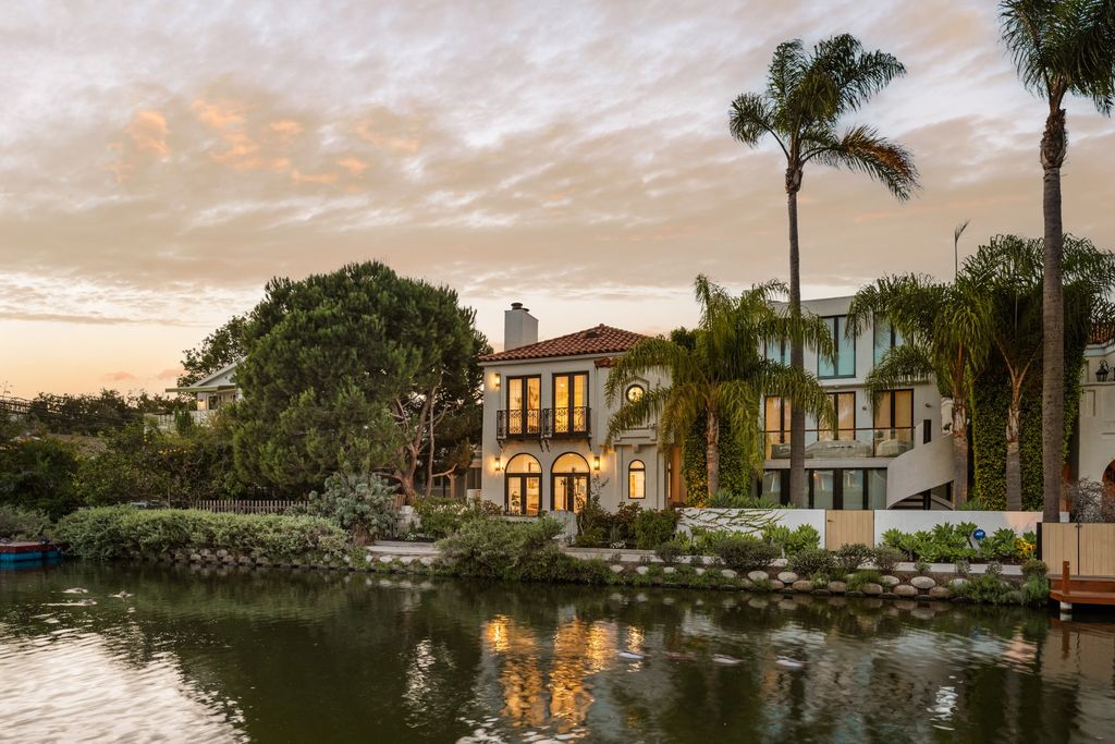 409 Howland Canal, Los Angeles