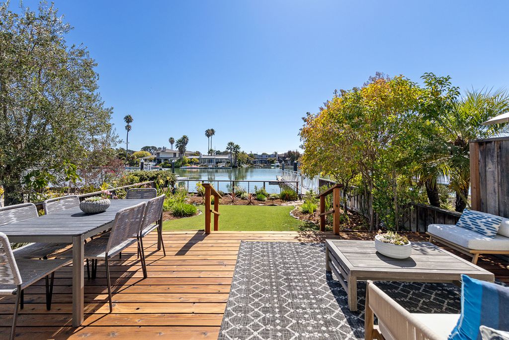 32 Porto Bello Dr, San Rafael