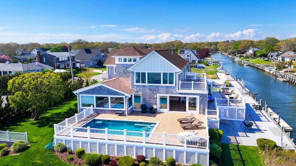 43 Tarpon Rd, East Quogue