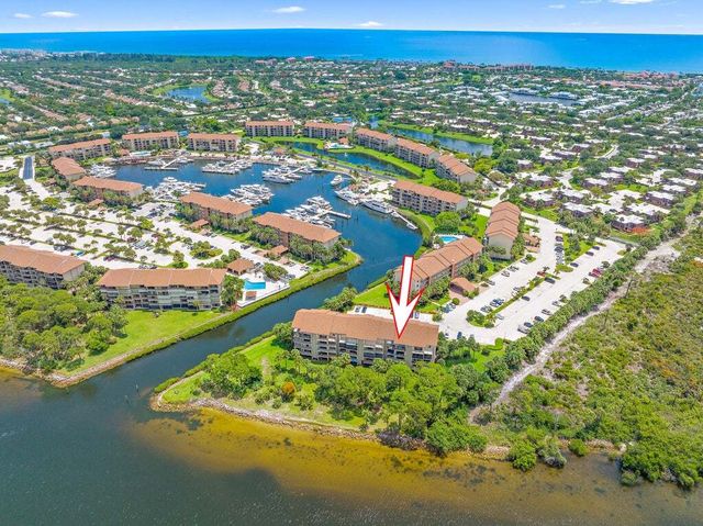 1001 Seafarer Cir #502, Jupiter