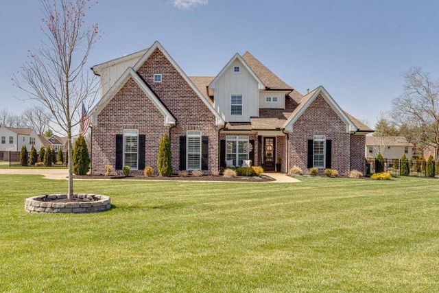 806 Vasser Dr, Gallatin