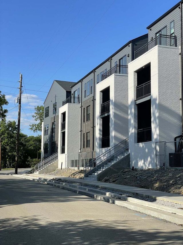 600 E Trinity Ln 12, Nashville
