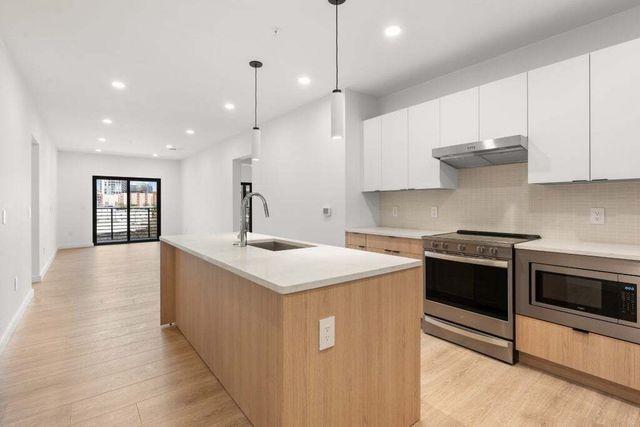 635 7th Ave S 310, Nashville