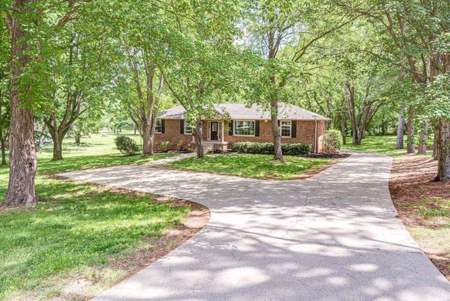 1326 Lipscomb Dr, Brentwood