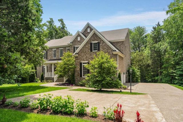 6884 Walnut Hills Dr, Brentwood