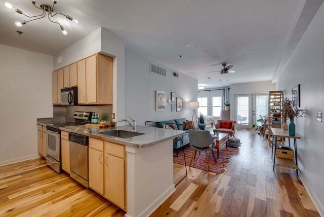 1803 Broadway 421, Nashville