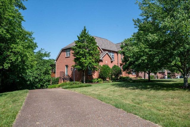 812 Lynn Dr, Goodlettsville