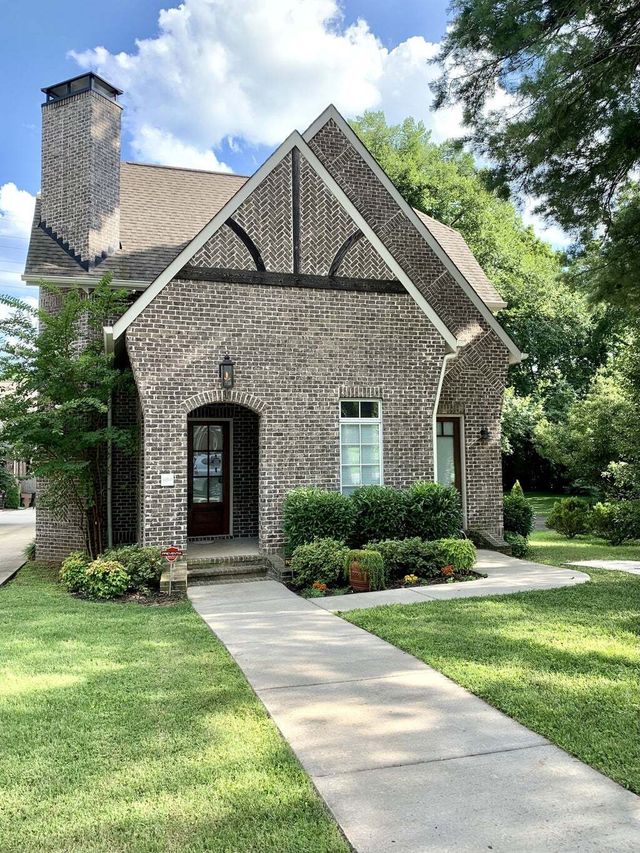 923d Gale Ln, Nashville