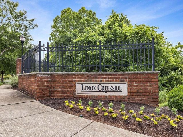 8211 Lenox Creekside 5, Nashville
