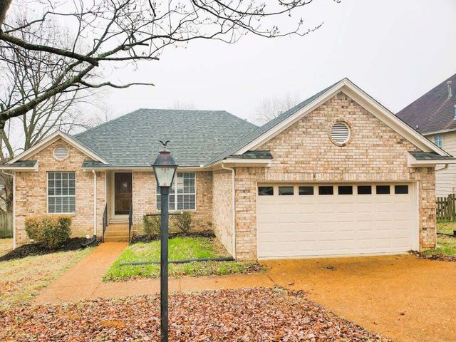2756 Fleet Dr, Hermitage