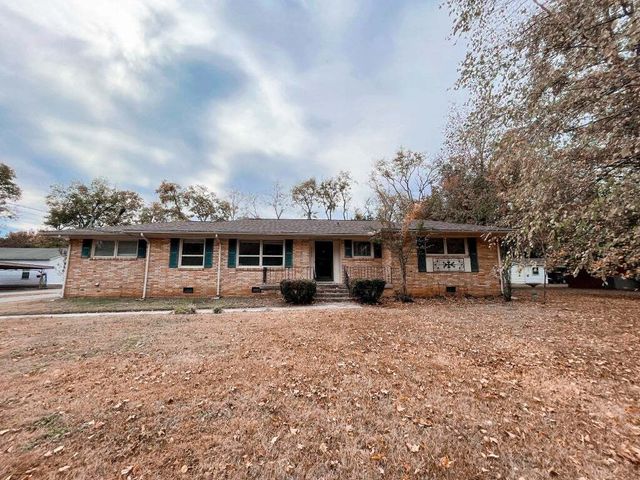 711 Woodmont Dr, Murfreesboro