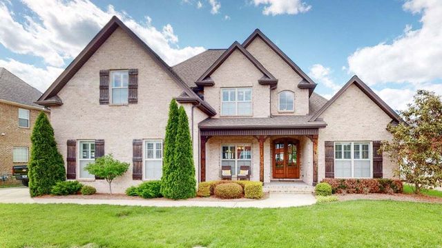 2017 Prestwick Dr, Murfreesboro