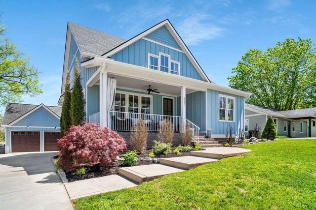607 W End Cir, Franklin