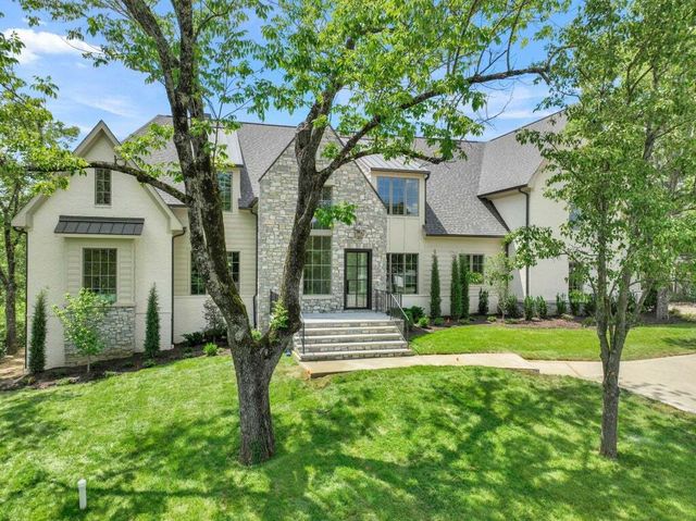 649 Brook Hollow Rd, Nashville