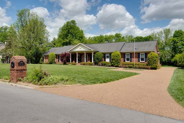 8302 Victory Trail, Brentwood