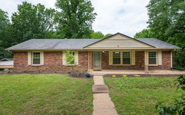 621 Vanoke Dr, Madison