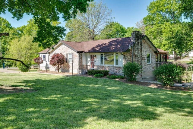 230 Beverly Dr, Madison