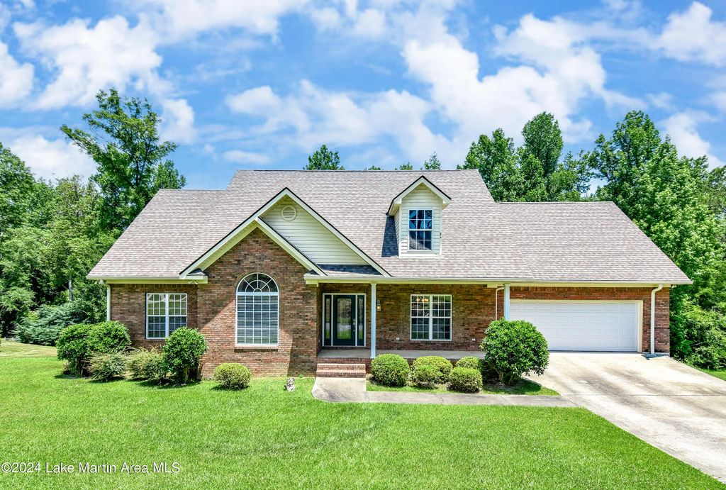 2032 Althea Loop, Alexander City