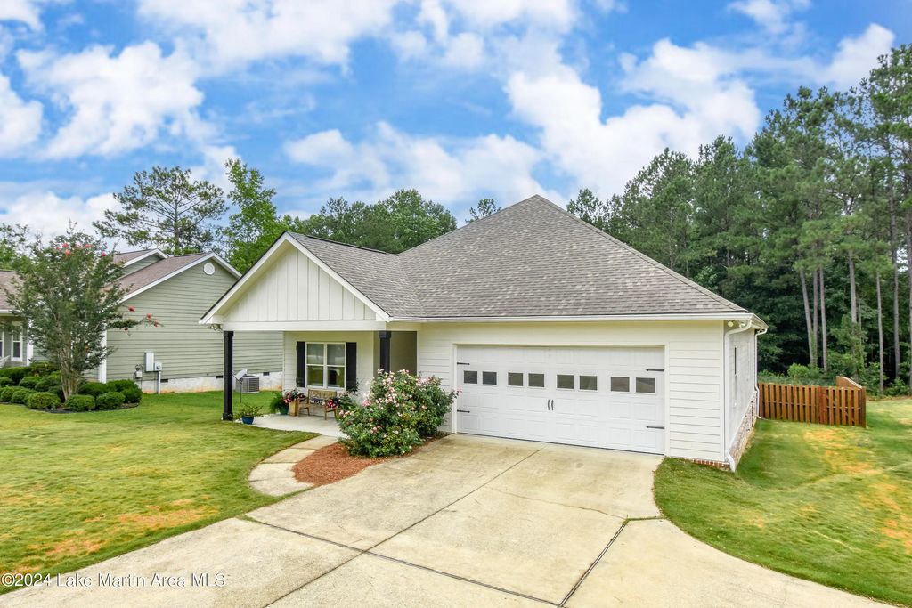 133 Magnolia Estates Dr, Alexander City