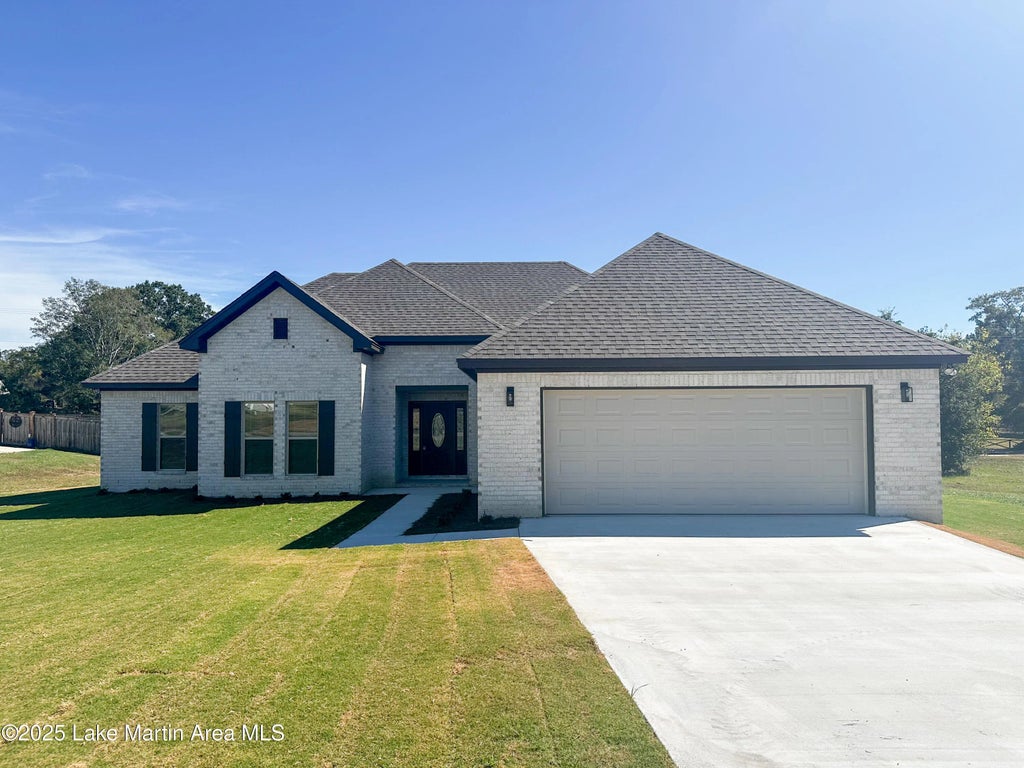 63 Noles Dr, Tallassee