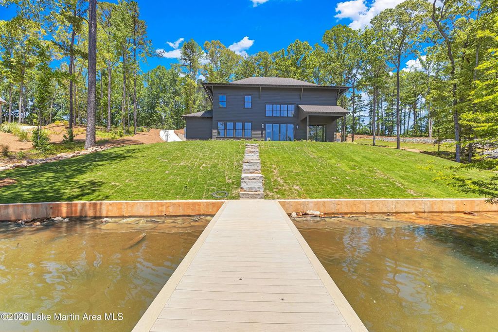2537 Sturdivant Rd, Jacksons Gap