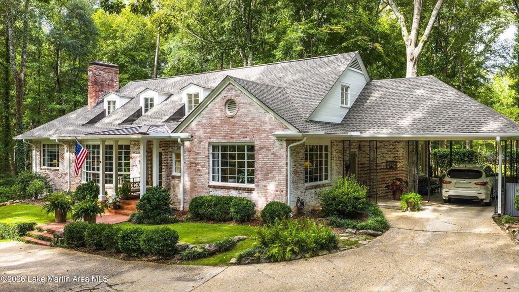 617 Ridgeway Dr, Alexander City