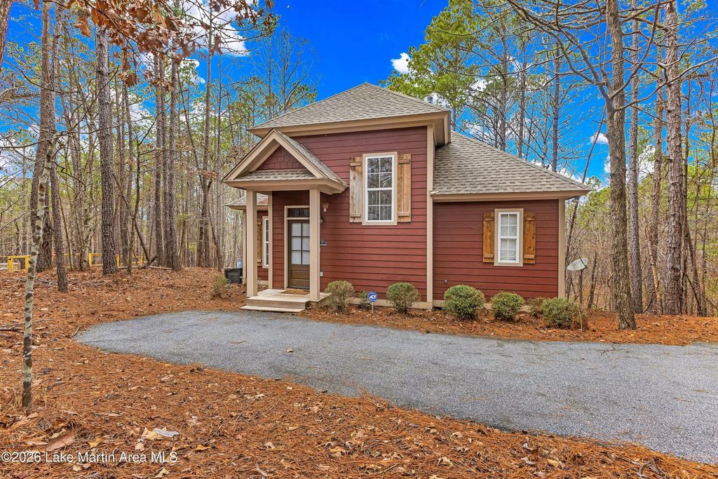 80 Village Cir, Dadeville