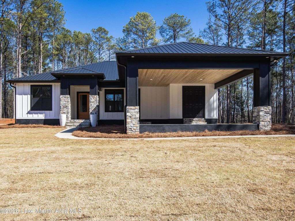229 Stagecoach Rd, Dadeville