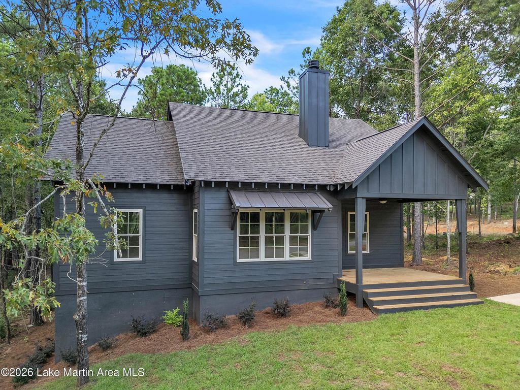 124 Village Pkwy, Dadeville
