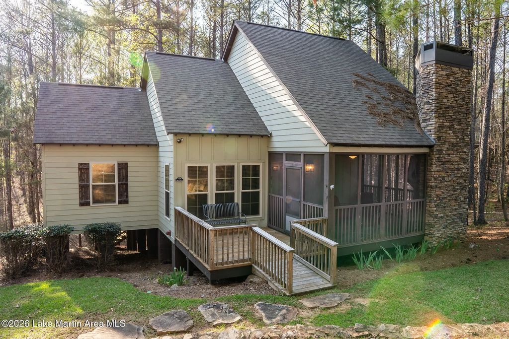 214 Camp Cir, Dadeville