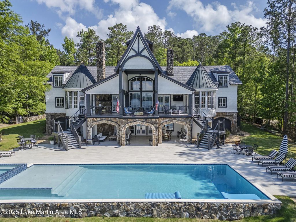 1071 Trillium West Pkwy, Eclectic