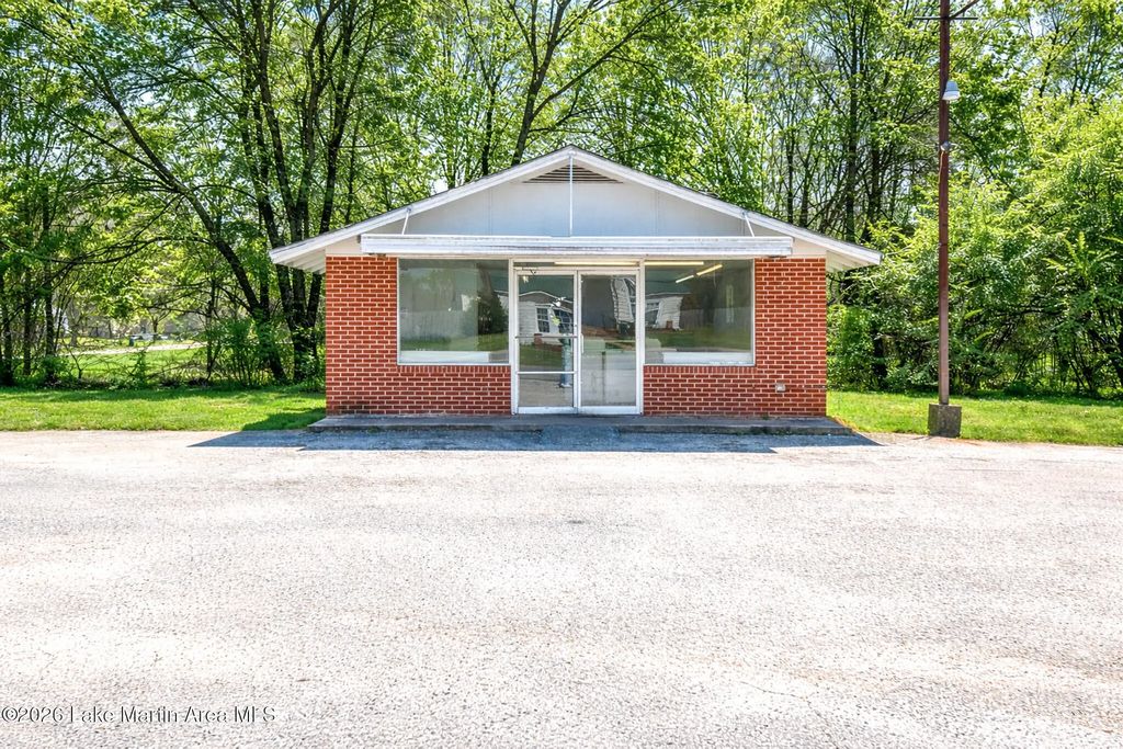 3724 Notasulga Rd, Tallassee