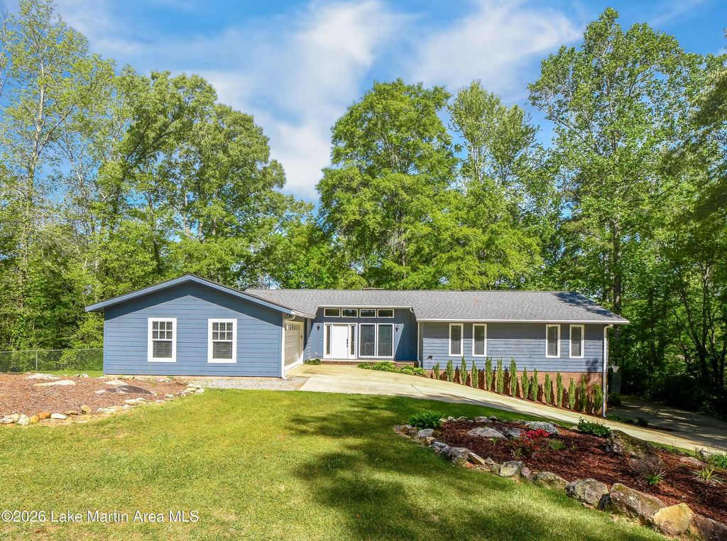 951 Crestwood Cir, Alexander City