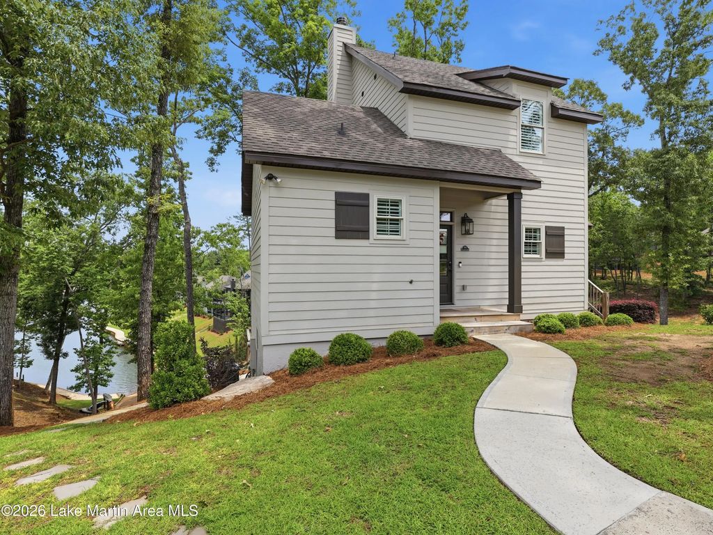 56 Village Loop, Dadeville