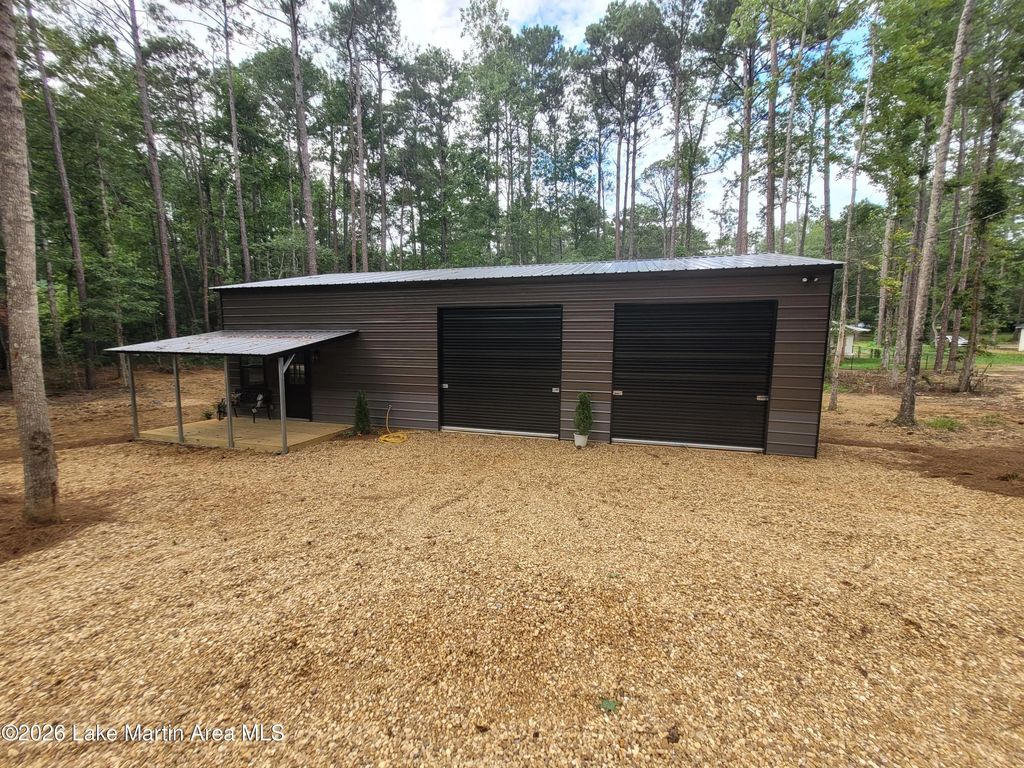 1044 Cove Dr, Eclectic