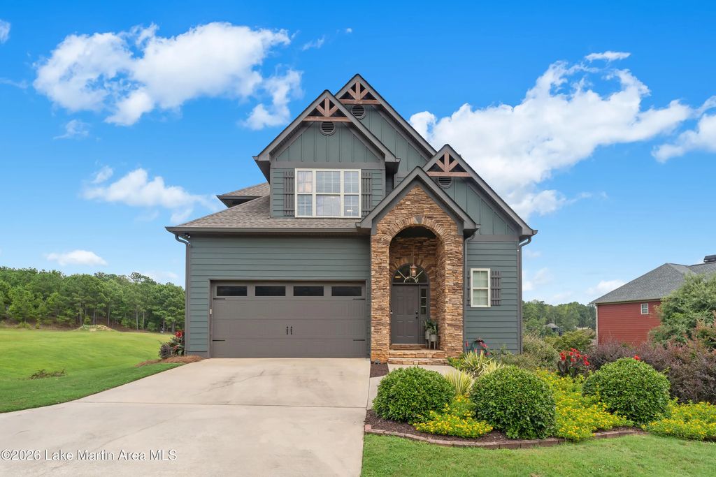 247 Karis Dr, Dadeville