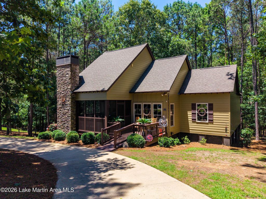 194 Camp Cir, Dadeville