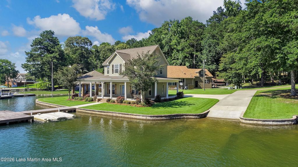 111 Cedar Grove Ln, Eclectic