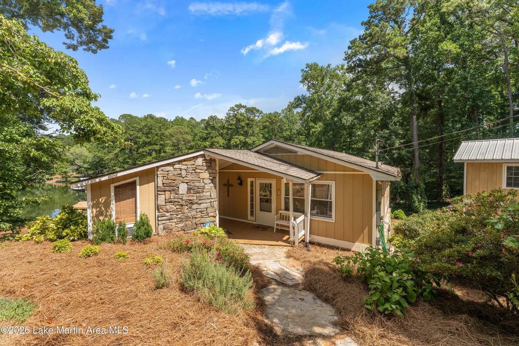 58 Lake Hill Dr, Alexander City