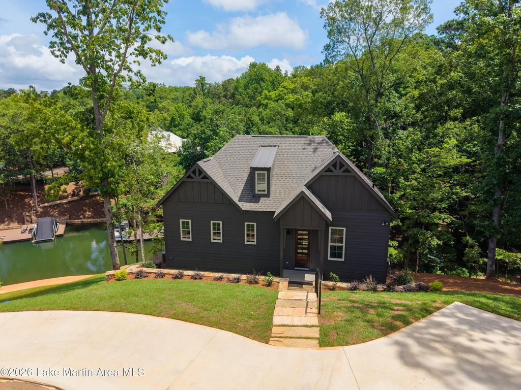 156 Village Trl, Dadeville